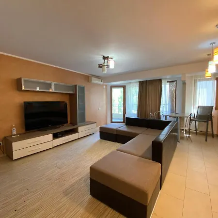 Miraj Deluxe Mamaia